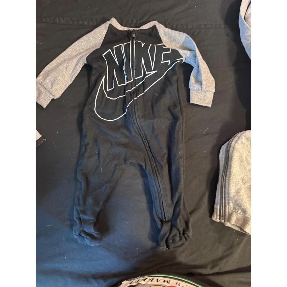 Nike Baby Boy 4 Piece Bundle 6-9M Bodysuit Footie Sleeper Romper Hooded Grey - Picture 11 of 16
